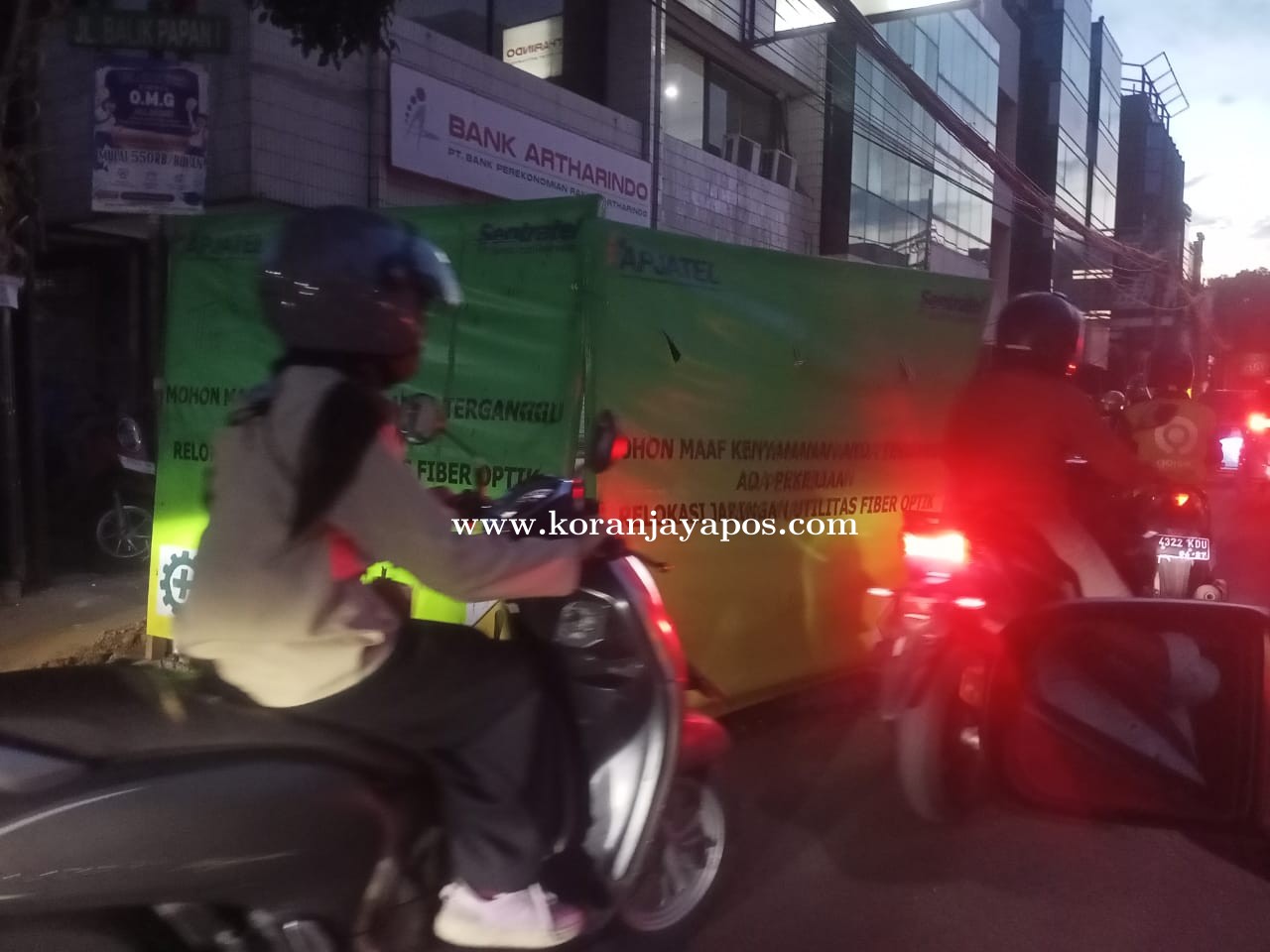 Proyek Kabel Bawah Tanah Bikin Macet, Pengendara Jakarta Keluhkan Terlambat Pulang ke Rumah