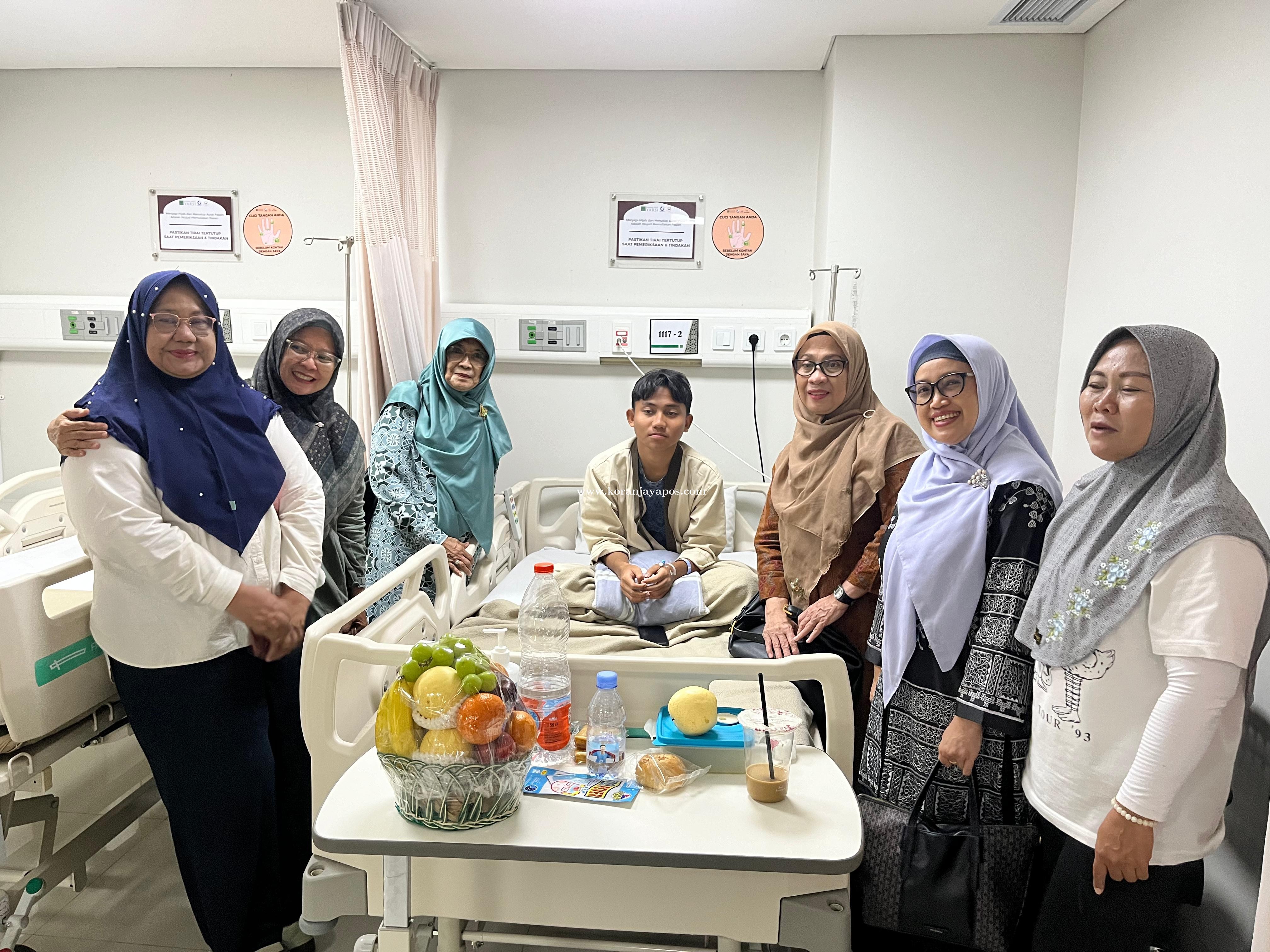 Bidang PRK MUI DKI Jakarta Kunjungi dan Doakan Korban Ledakan SMAN 72 di RS YARSI